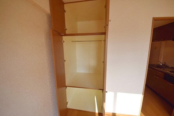 ウィングピュア壱番館の物件内観写真